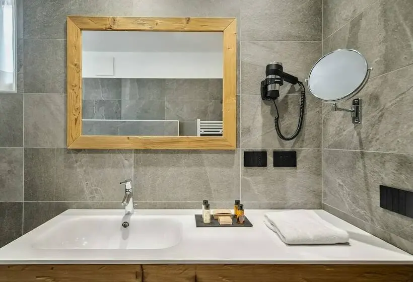 سوئیت لوکس با چشم‌انداز کوهستان, Camina Suite & Spa