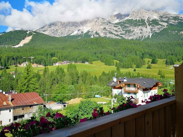 可观山景的豪华套房, Camina Suite & Spa