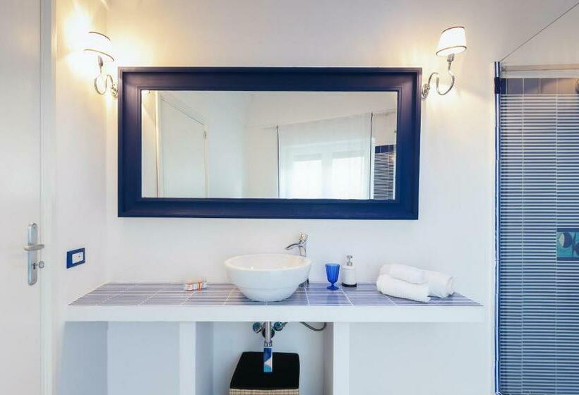 Полулюкс Повышенной Комфортности, Boutique Suites In Piazzetta