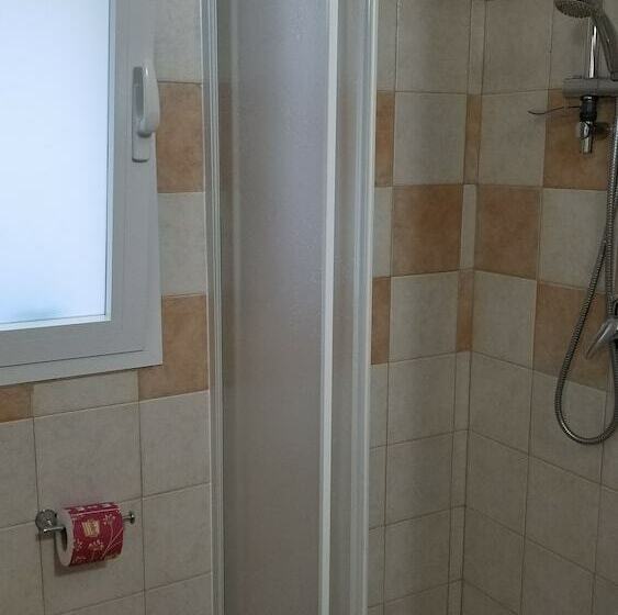 غرفة قياسية رباعية, B&b Da Mino