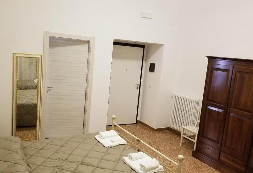 غرفة قياسية ثلاثية, B&b Da Mino