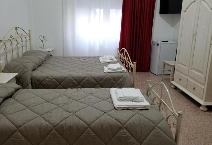 غرفة قياسية ثلاثية, B&b Da Mino