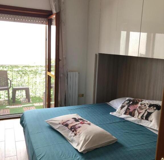 اتاق راحتی سه تخته, B&b Il Cavaliere