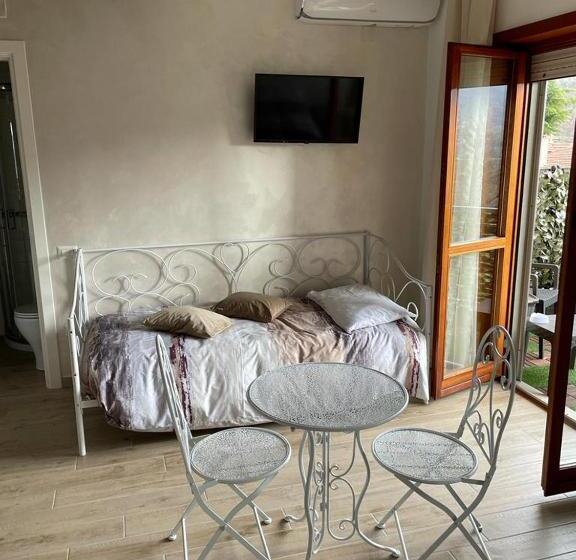 اتاق راحتی سه تخته, B&b Il Cavaliere