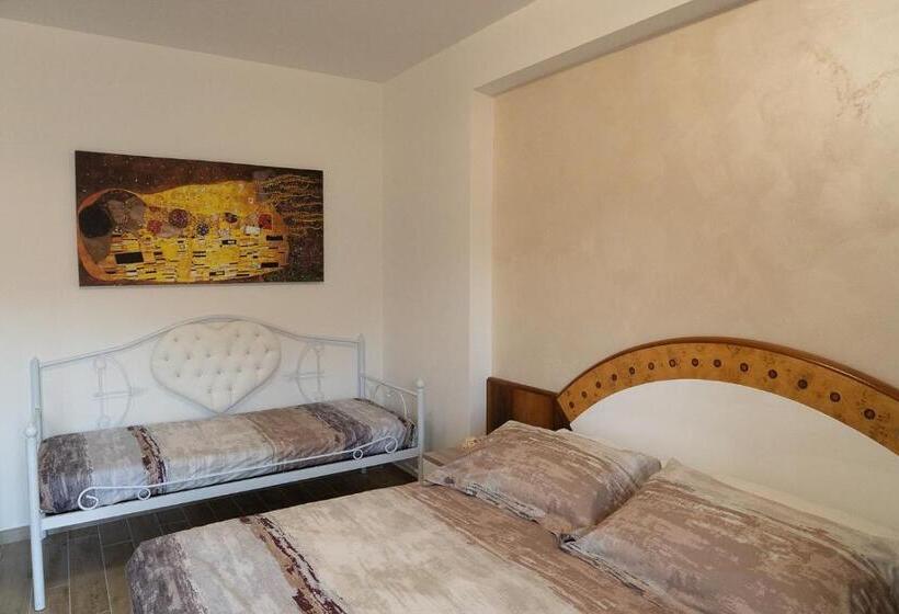 اتاق راحتی سه تخته, B&b Il Cavaliere