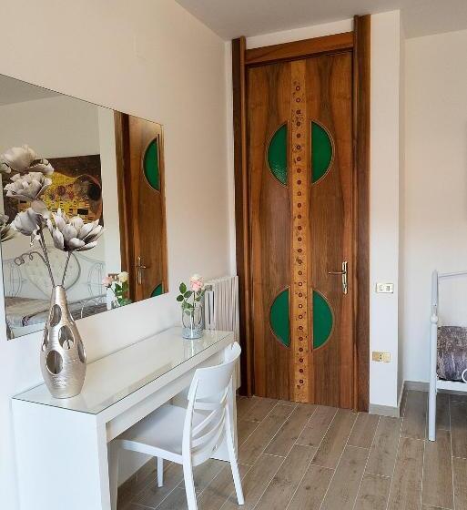 اتاق راحتی سه تخته, B&b Il Cavaliere