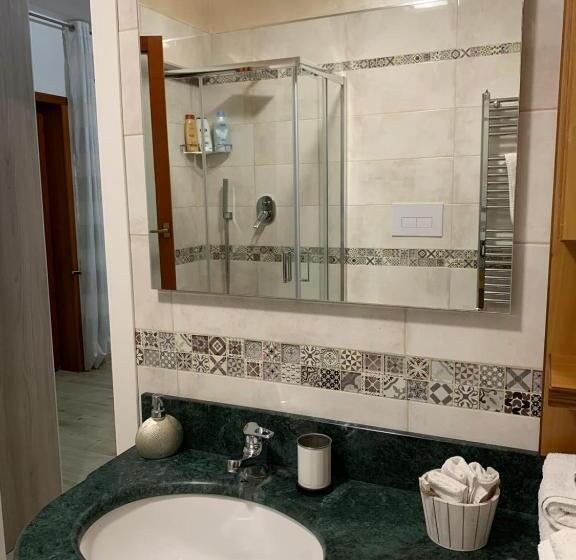 اتاق استاندارد چهار تخته, B&b Il Cavaliere