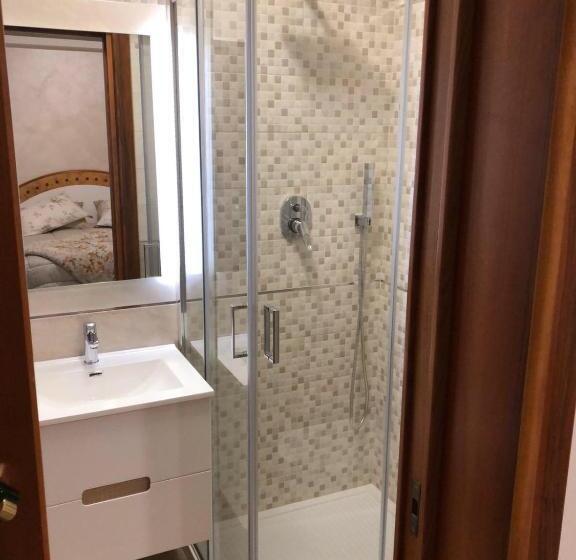 اتاق راحتی سه تخته, B&b Il Cavaliere