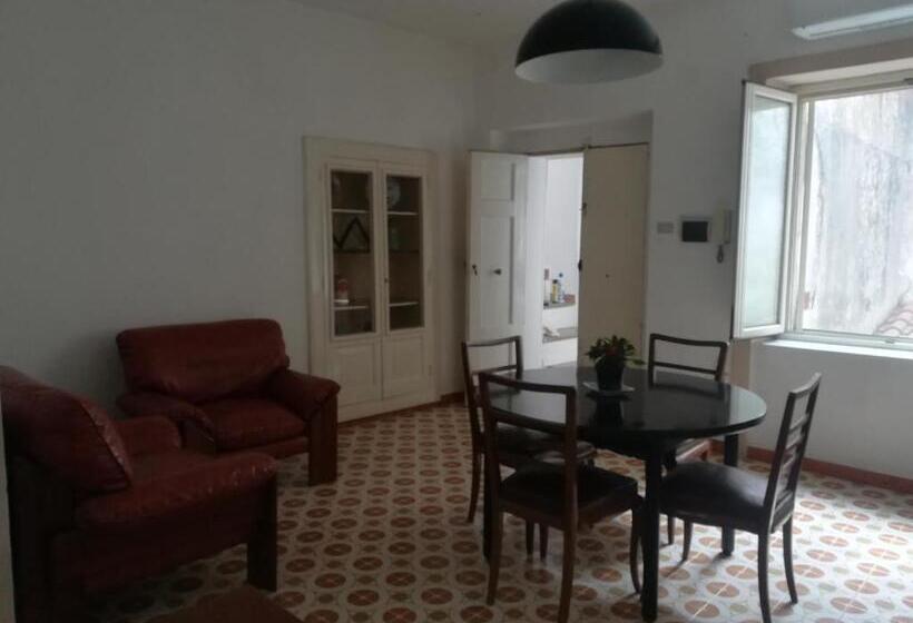 Студия Стандарт, La Casa Di Astrea