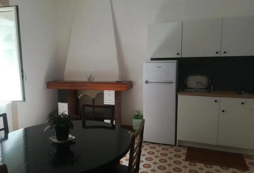 スタンダードスタジオ, La Casa Di Astrea