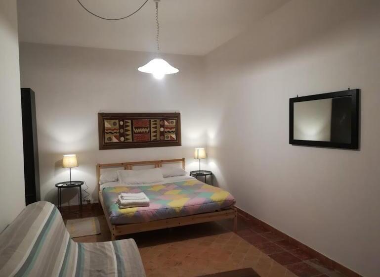 标准工作室, La Casa Di Astrea