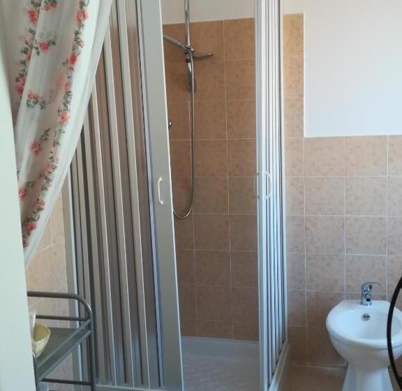 اتاق استاندارد چهار تخته, La Casa Di Astrea