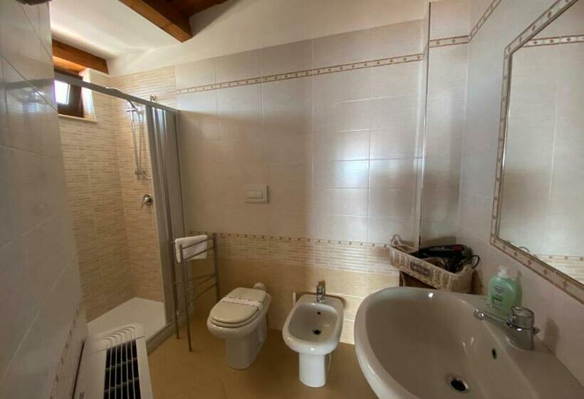 סוויטת ג'וניור עם טרסה, Le Camere Di Rosanna