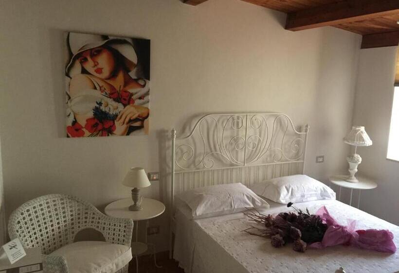 סוויטת ג'וניור עם טרסה, Le Camere Di Rosanna