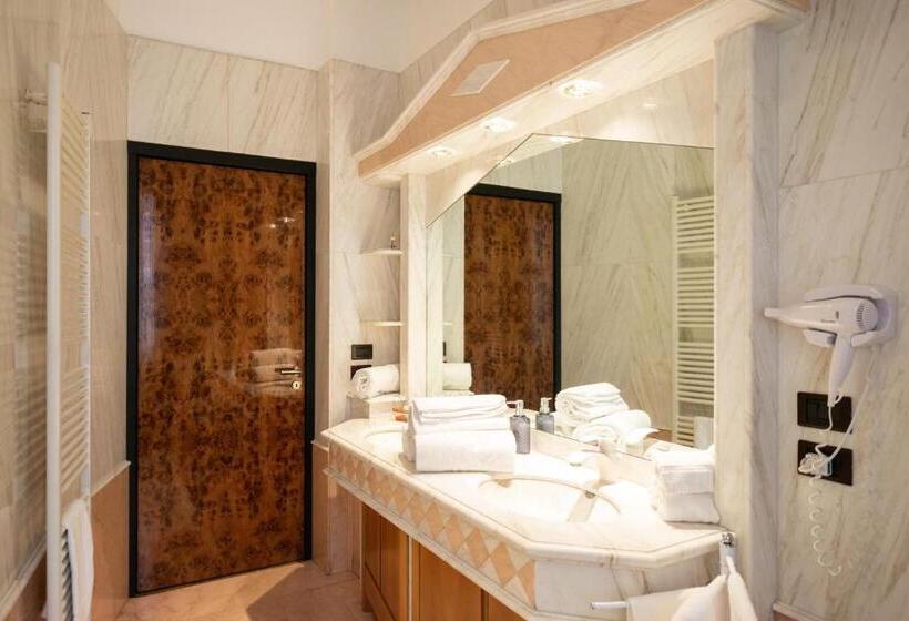 패밀리 룸, B&b Family First