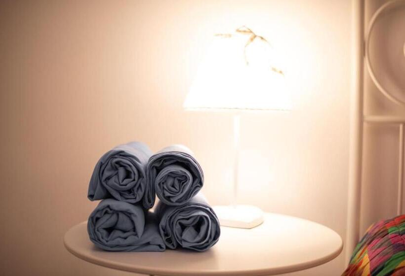 패밀리 룸, B&b Family First