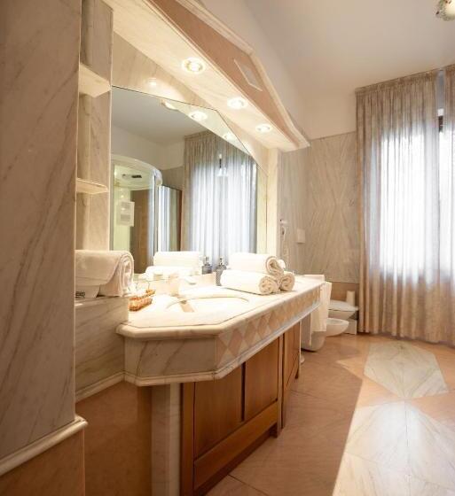 패밀리 룸, B&b Family First