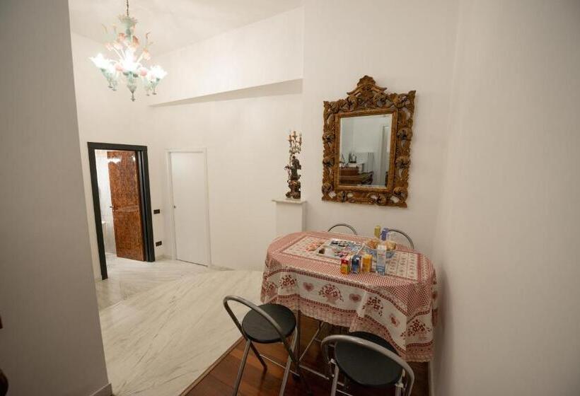 디럭스 룸, B&b Family First