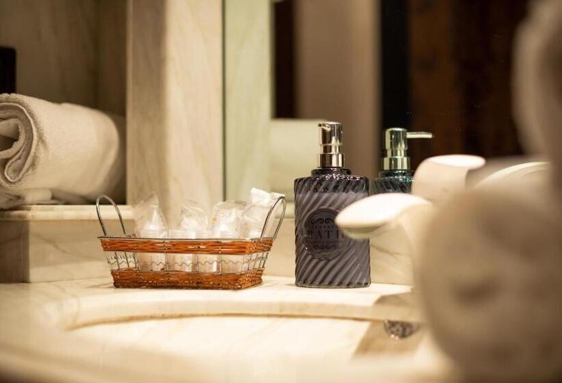 패밀리 룸, B&b Family First