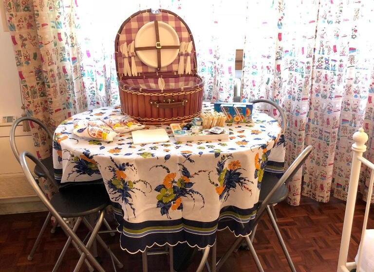 패밀리 룸, B&b Family First