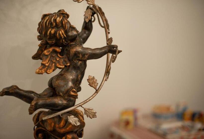 디럭스 룸, B&b Family First