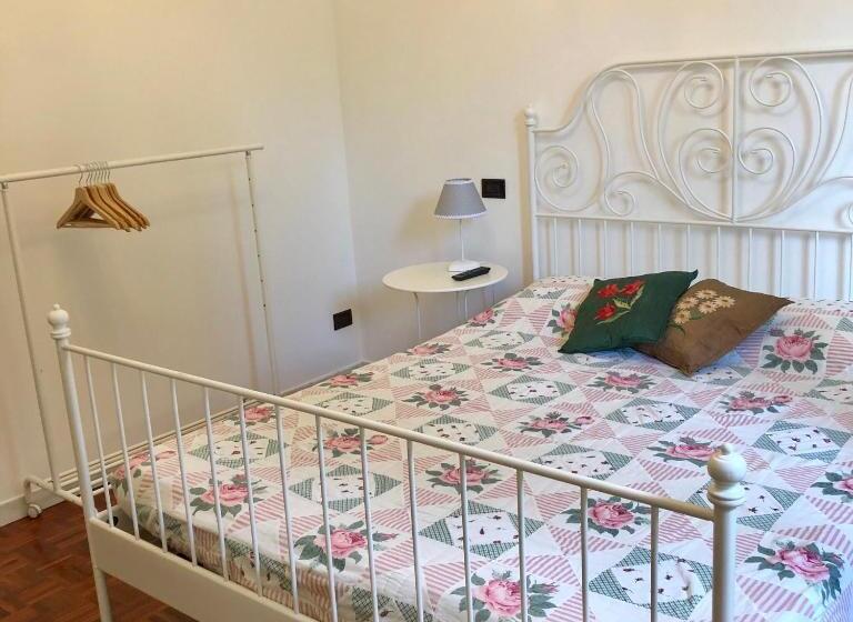 디럭스 룸, B&b Family First