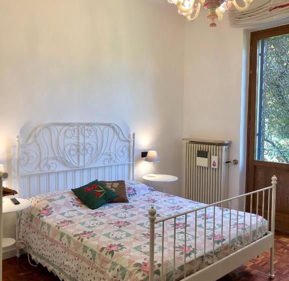 디럭스 룸, B&b Family First