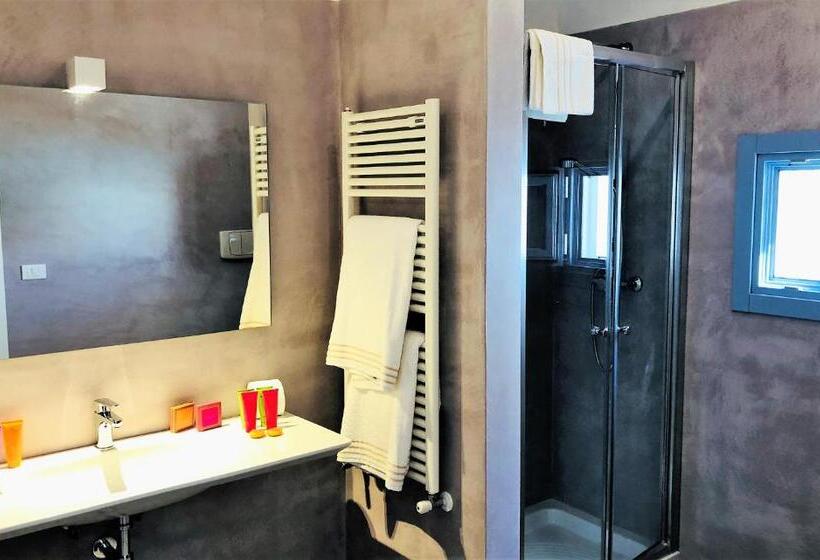 جناح جونيور مزوَّد بشرفة, Masseria Malvindi