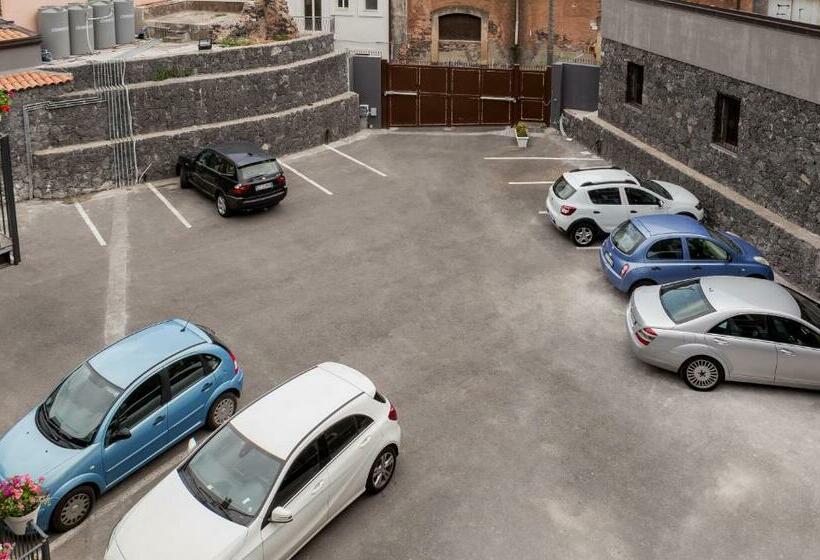 غرفة قياسية, Scuto Home