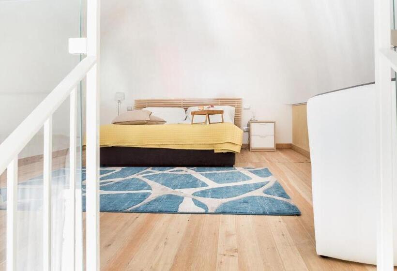 غرفة قياسية, Scuto Home