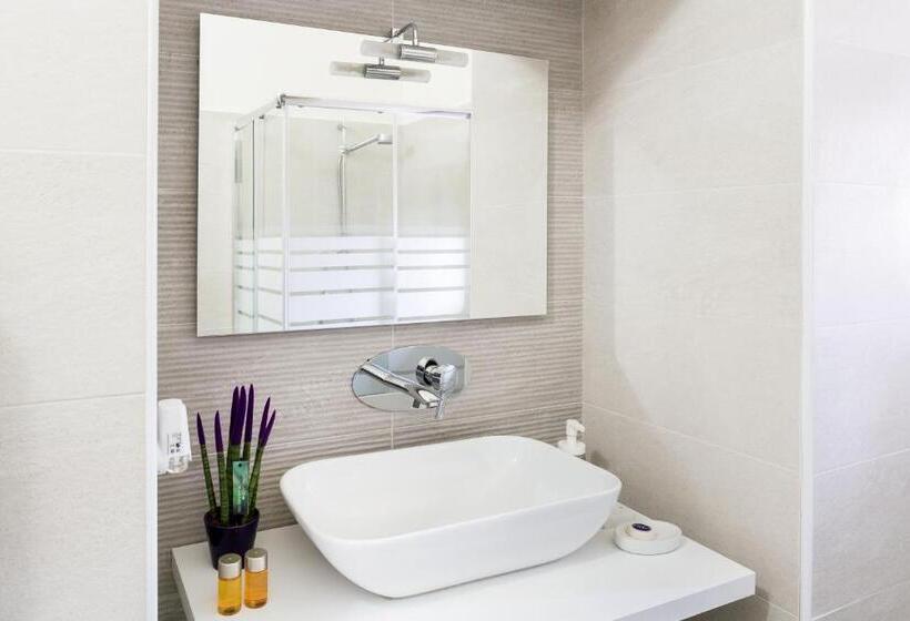 غرفة قياسية, Scuto Home