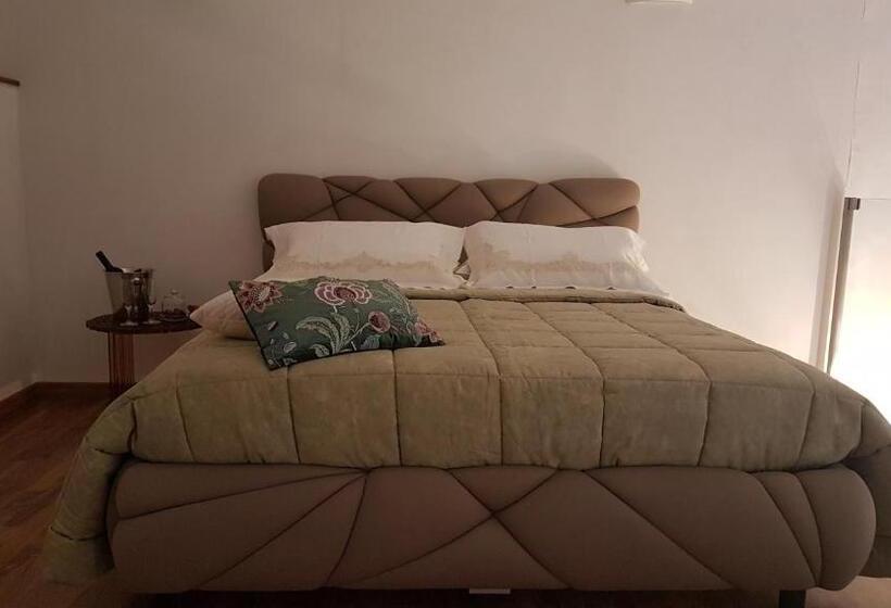 جناح, Scuto Home