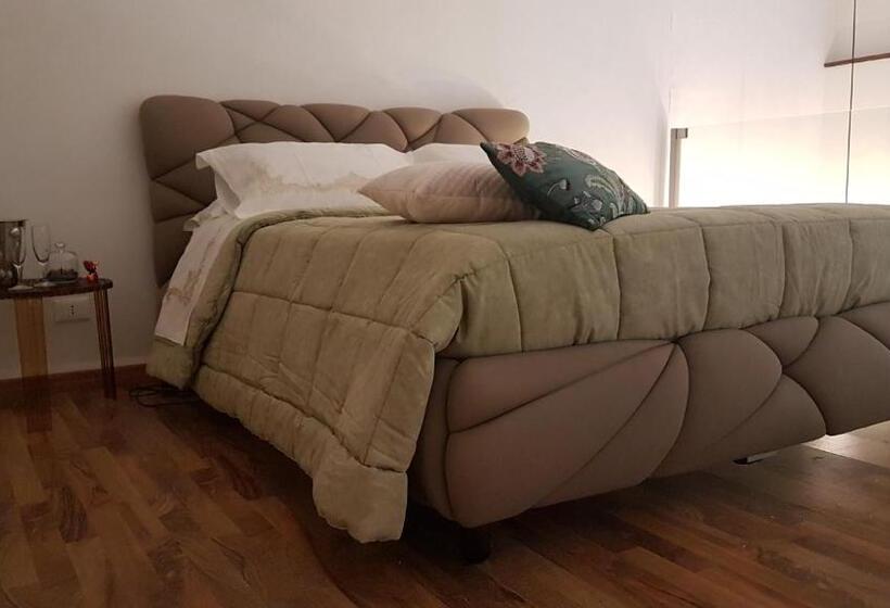 جناح, Scuto Home