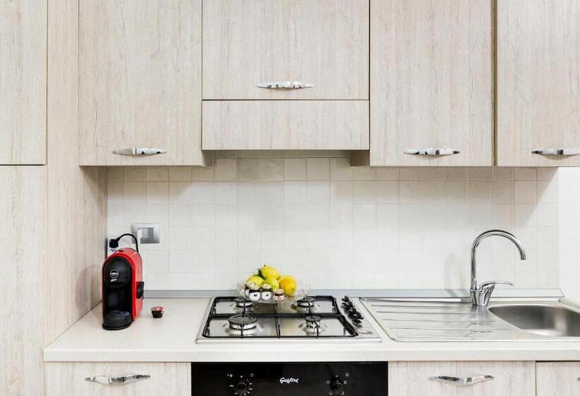 غرفة قياسية, Scuto Home