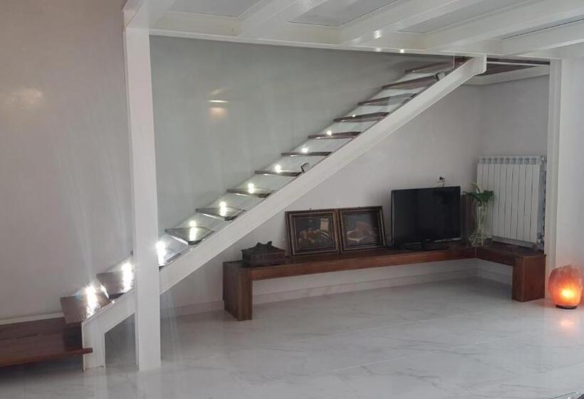 جناح, Scuto Home