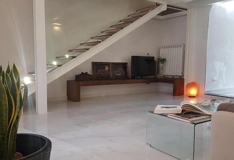 سوییت, Scuto Home