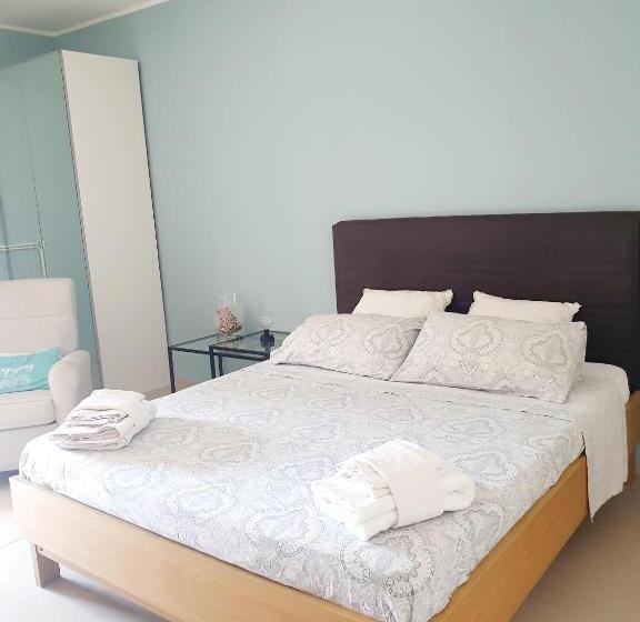 استودیوی استاندارد, Scuto Home