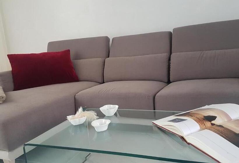 سوییت, Scuto Home