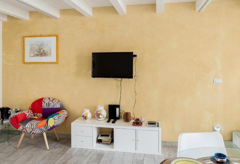 اتاق استاندارد, Scuto Home