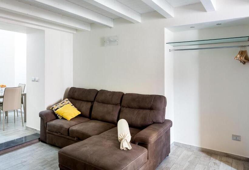 غرفة قياسية, Scuto Home