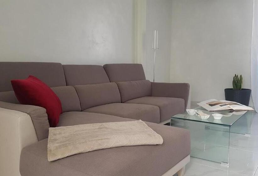 جناح, Scuto Home