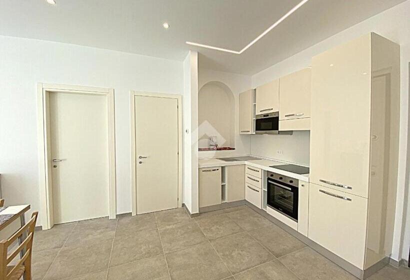 Apartamento 2 Dormitórios, Residence Cristallo