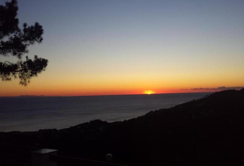 חדר סטנדרט לשלושה, Antemare