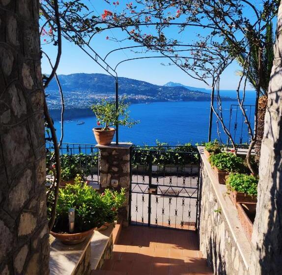 オーシャンビューの１ベッドルームビラ, Giardino 21 Marzo