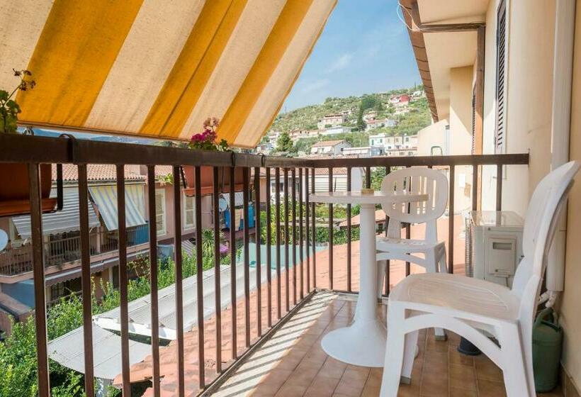 اتاق لوکس, Bed & Breakfast Hotel California