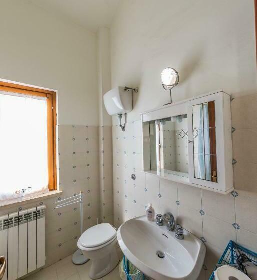 اتاق لوکس, Bed & Breakfast Hotel California