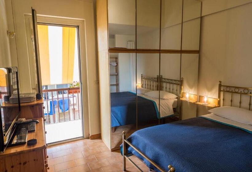 اتاق لوکس, Bed & Breakfast Hotel California