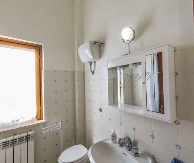 اتاق لوکس, Bed & Breakfast Hotel California