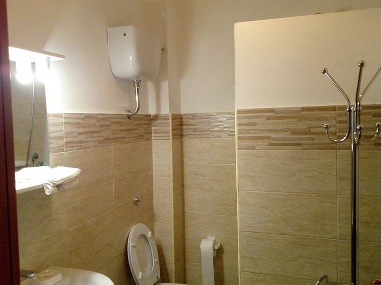 اتاق لوکس, Bed & Breakfast Hotel California