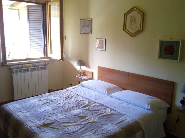 اتاق لوکس, Bed & Breakfast Hotel California